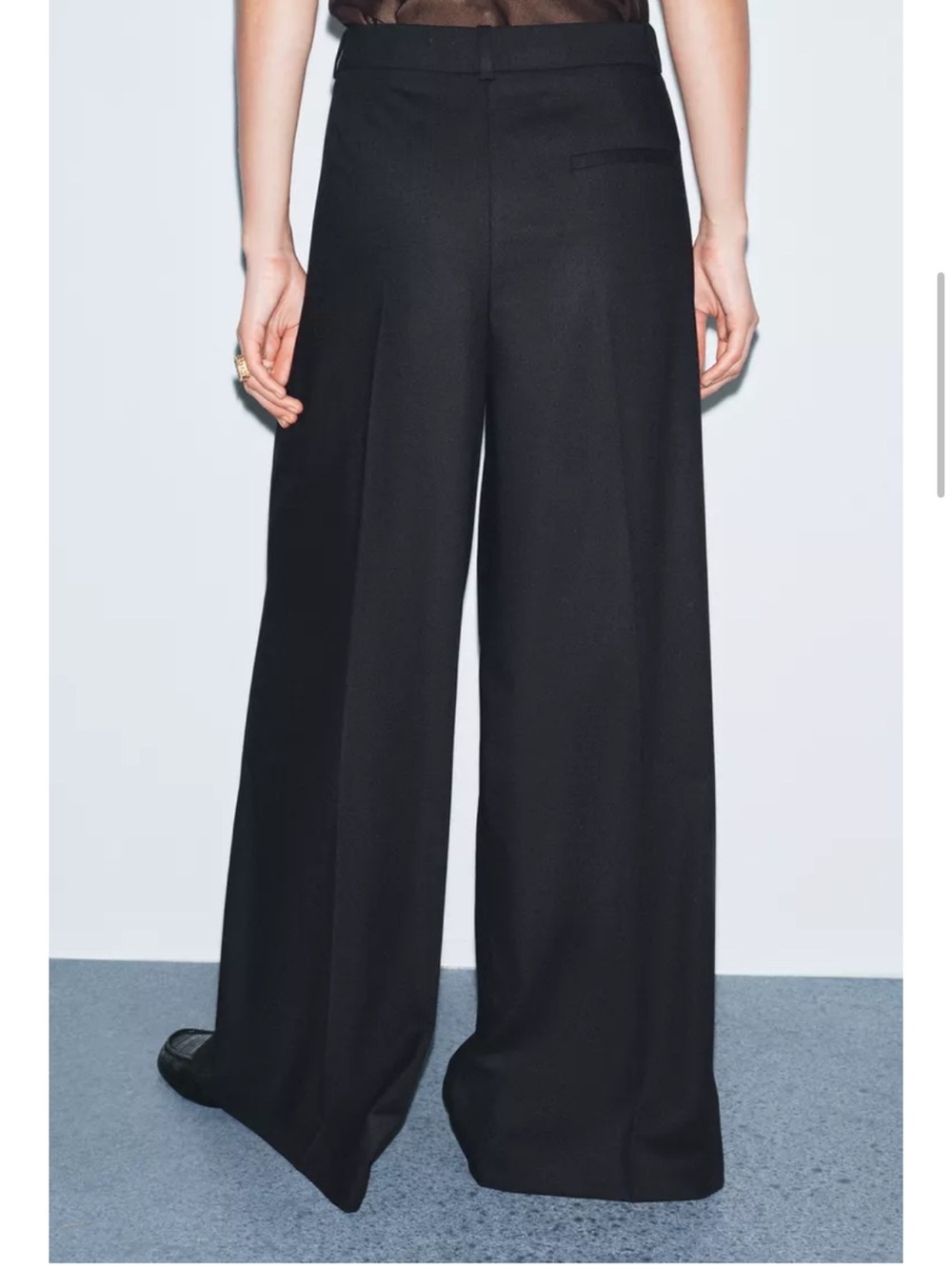 Zara Black Pleated High-Waist Super Wide Leg Trousers - Picture 4 of 14